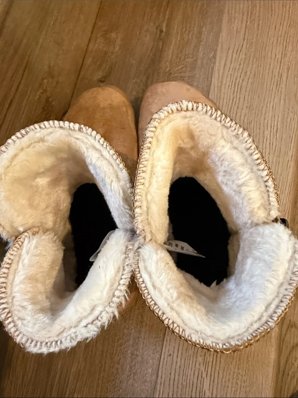 Like New Hike Footwear Sheepskin lined Suede Winter Booties, Cozy Bootie size 39